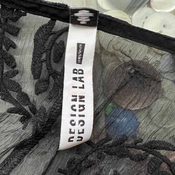 Design Lab Lord & Taylor Cover Up Size Small Embroidered Sheer Lace Summer Beach - Picture 3 of 6